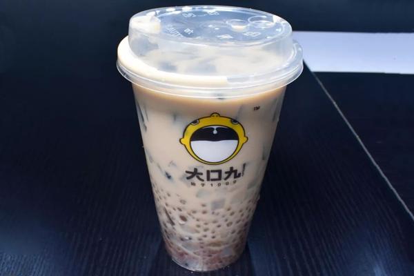 大口九奶茶品牌的加盟费用分析：几个店面综合分析