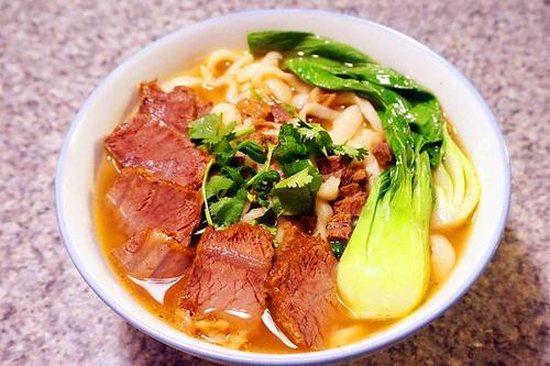 鑫花溪牛肉粉加盟费用多少？鑫花溪牛肉粉加盟总部