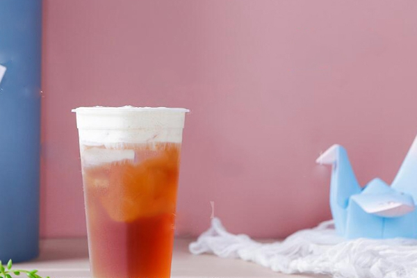 半却奶茶加盟优势是什么？加盟费是多少？