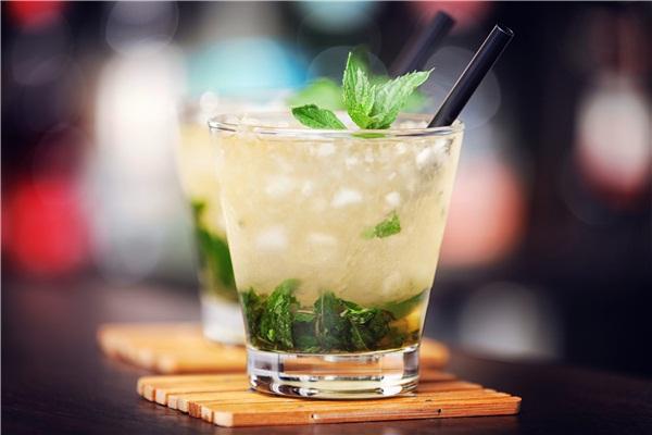 琉璃鲸奶茶的加盟费用有多少？如何获取加盟资料？