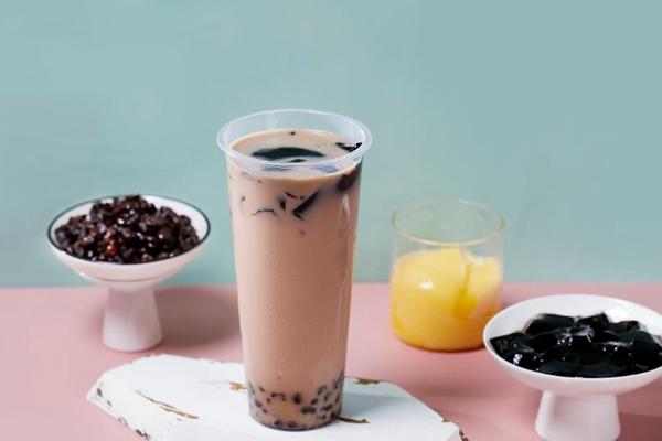 开奶茶店雇人合适吗？近六成雇佣1-2人！