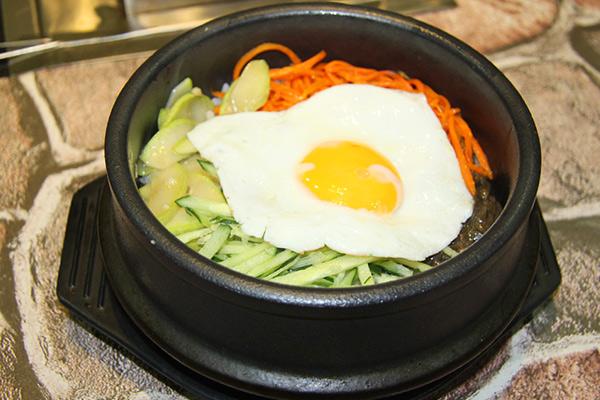 鱼籽村秘制拌饭加盟费多少钱？如何获得开店名额？