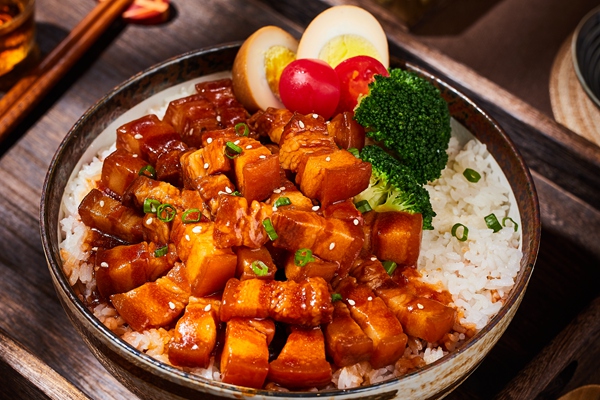 鲁阿卤大碗卤肉饭为何受欢迎?加盟该品牌的获利状况如何?