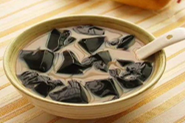茶饮投资怎么样？悸动烧仙草开店生意火爆四季！