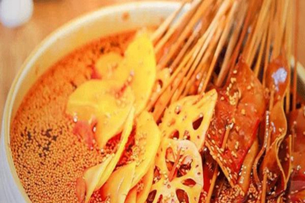 网红串串香加盟店是怎么火起来的？网红串串香加盟总部传授经营技巧