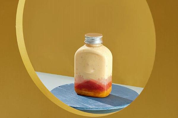 开一家蜜府豆沙牛乳加盟费是多少？三线城市开店需要12.39万元