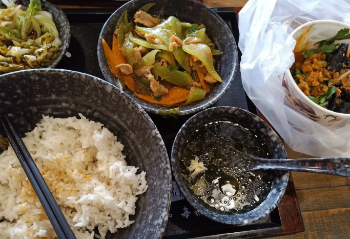 来桶饭快餐加盟